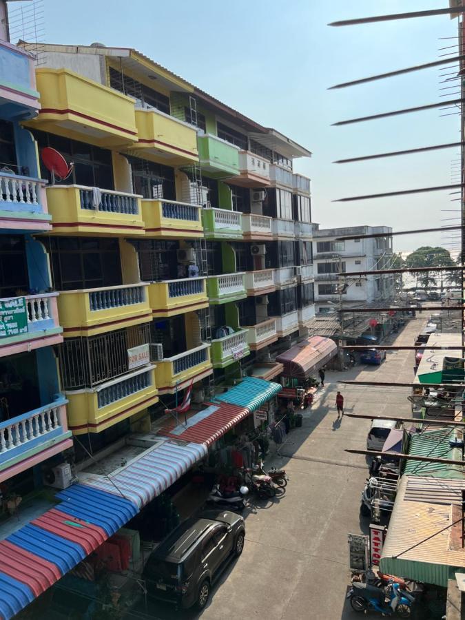 Yuri Guesthouse Pantai Jomtien Bagian luar foto