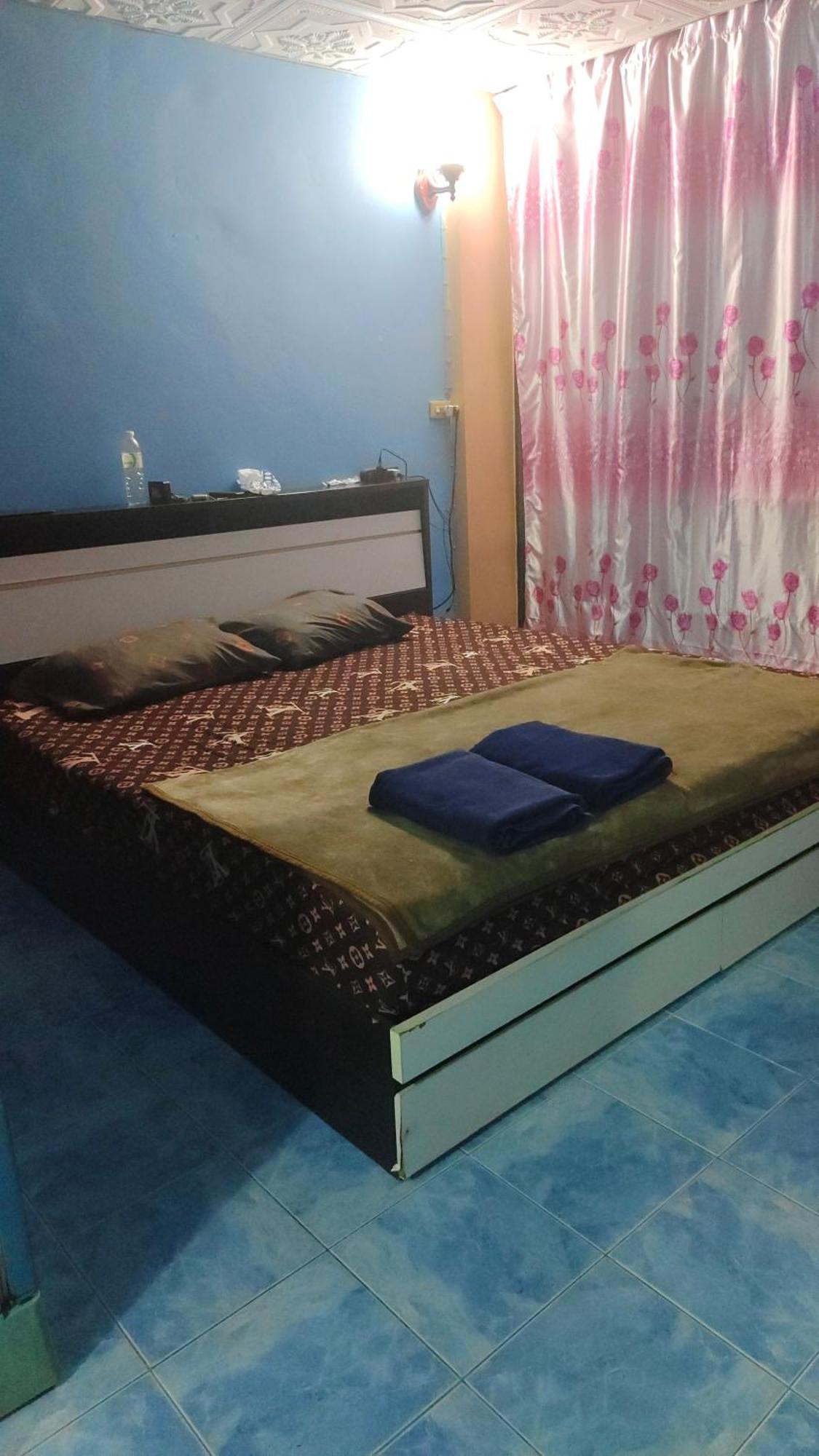 Yuri Guesthouse Pantai Jomtien Bagian luar foto