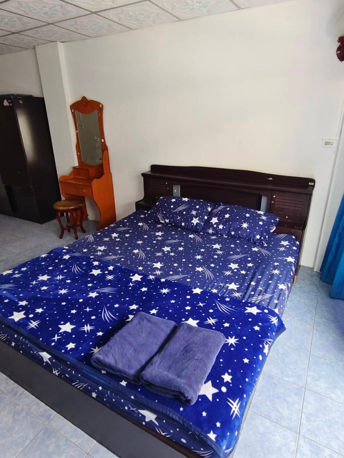 Yuri Guesthouse Pantai Jomtien Bagian luar foto