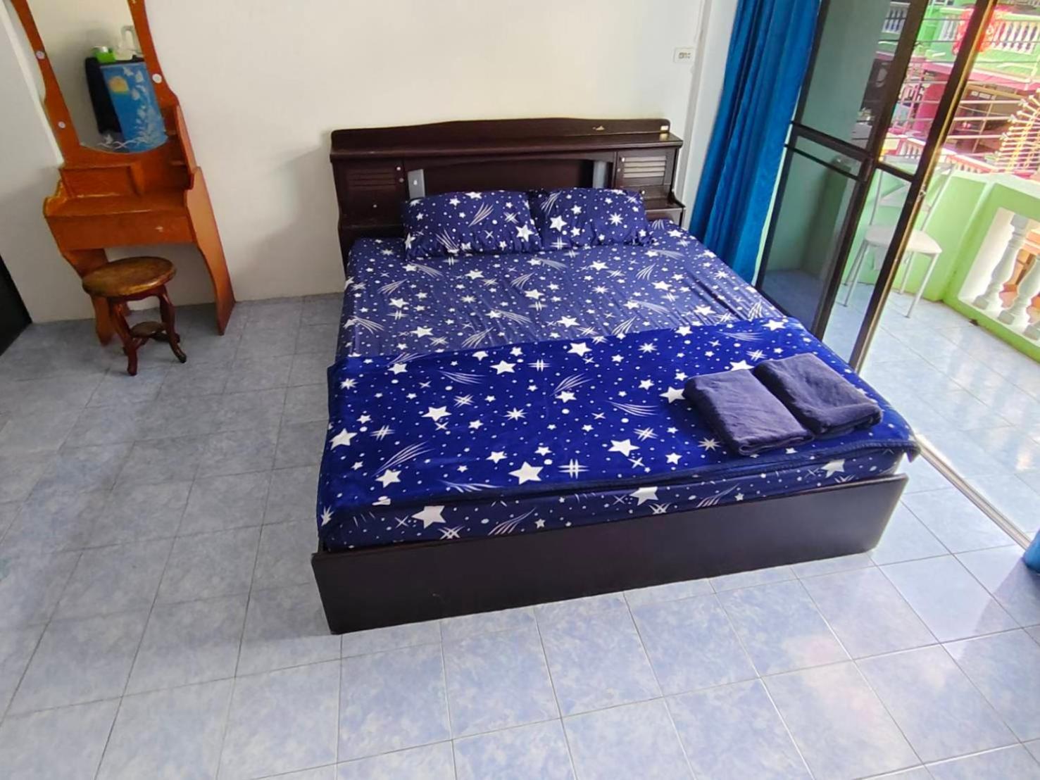Yuri Guesthouse Pantai Jomtien Bagian luar foto